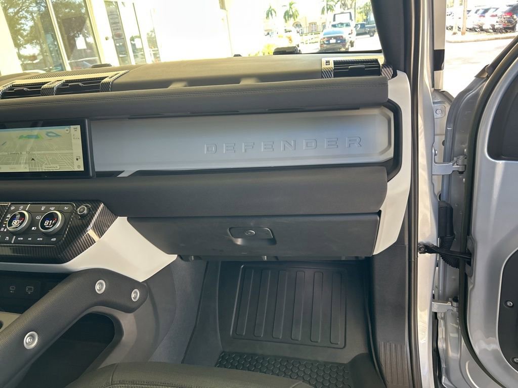 Used 2023 Land Rover Defender 110 X-Dynamic SE image 30