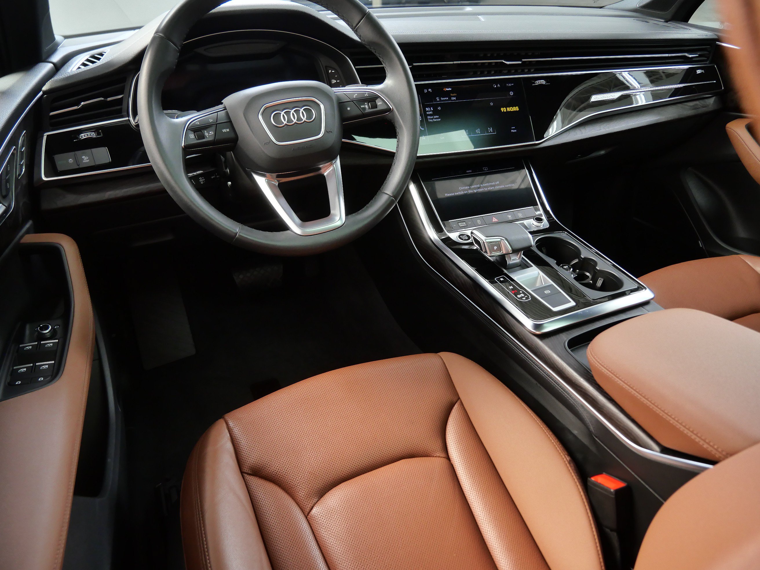 Used 2023 Audi Q7 2.0T Premium Plus w/ Premium Plus Package AWD/4WD image 2