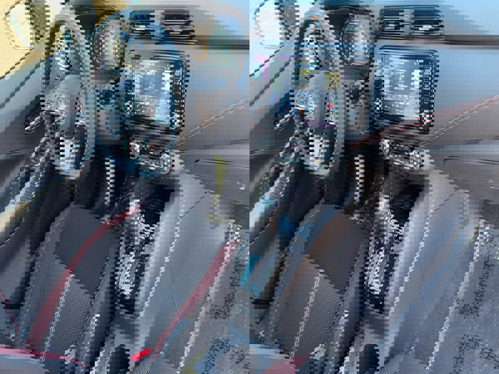 New 2025 Nissan Versa SR w/ Trunk Package image 11