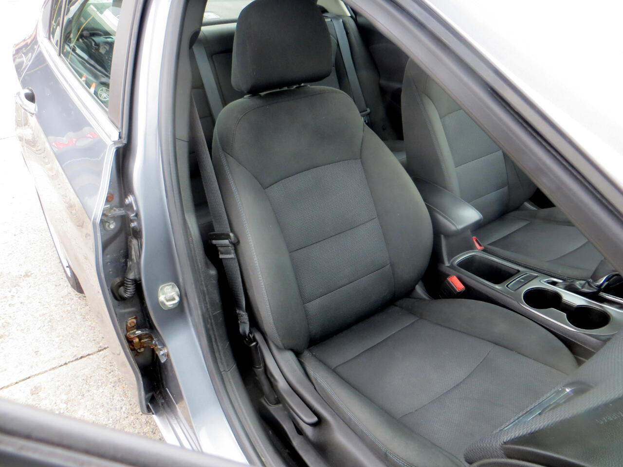 Used 2018 Chevrolet Cruze LT w/ Convenience Package image 25