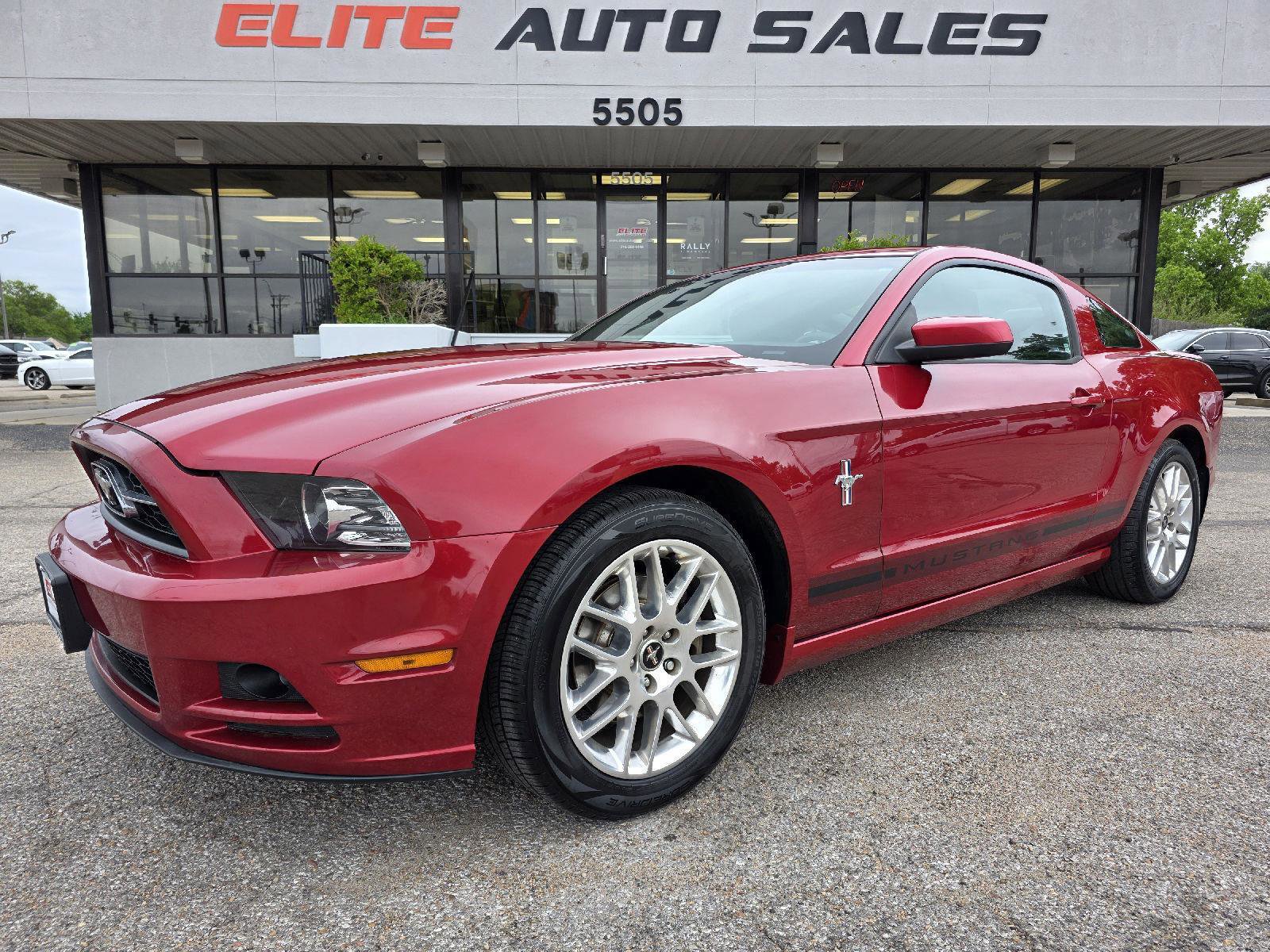 Used 2013 Ford Mustang Premium RWD image 1