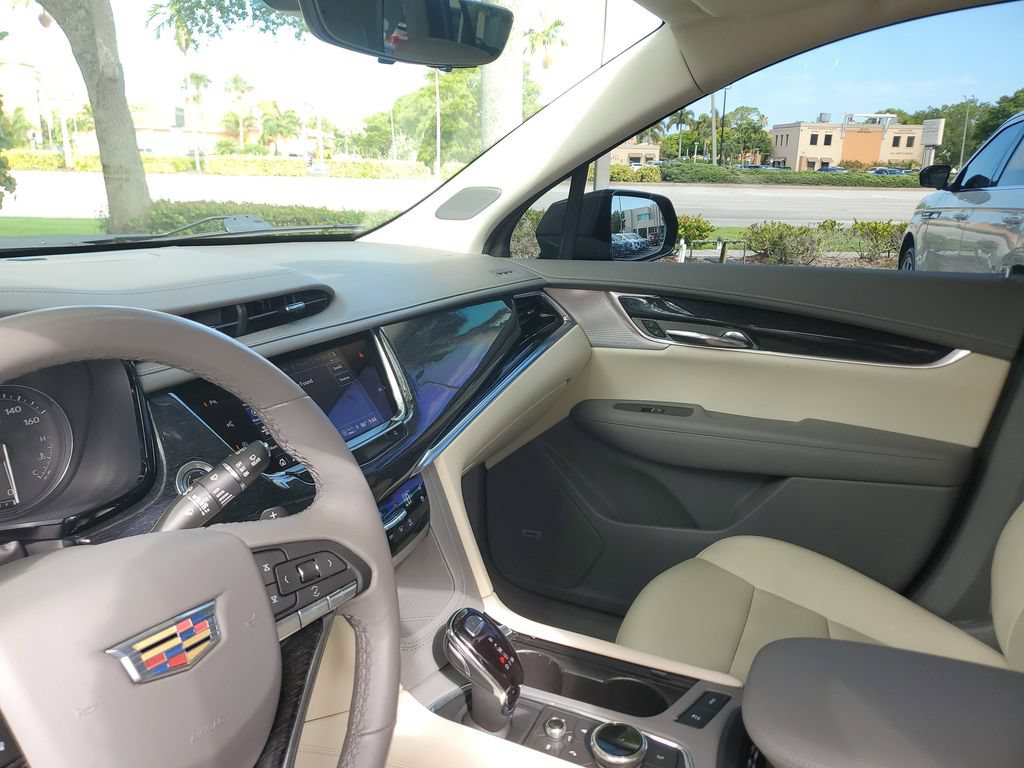 Certified 2023 Cadillac XT6 Premium Luxury w/ Technology Package FWD image 23