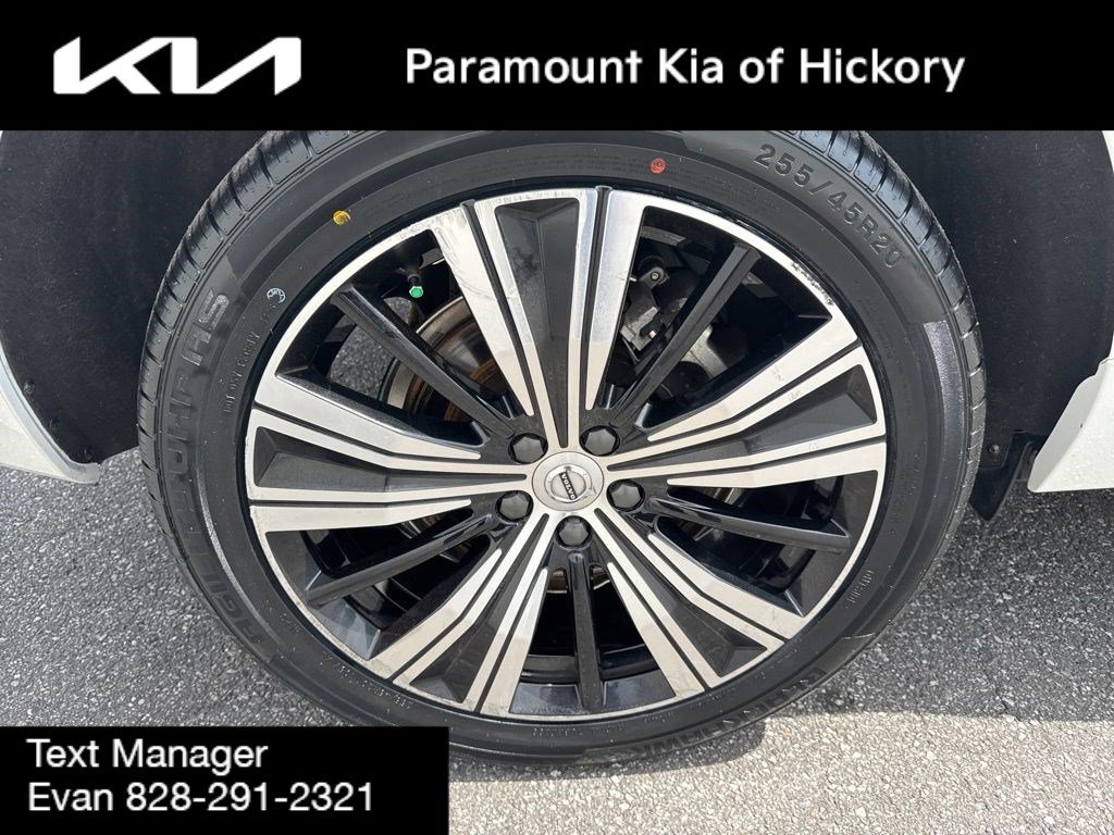 Used 2022 Volvo XC60 T8 Inscription image 9