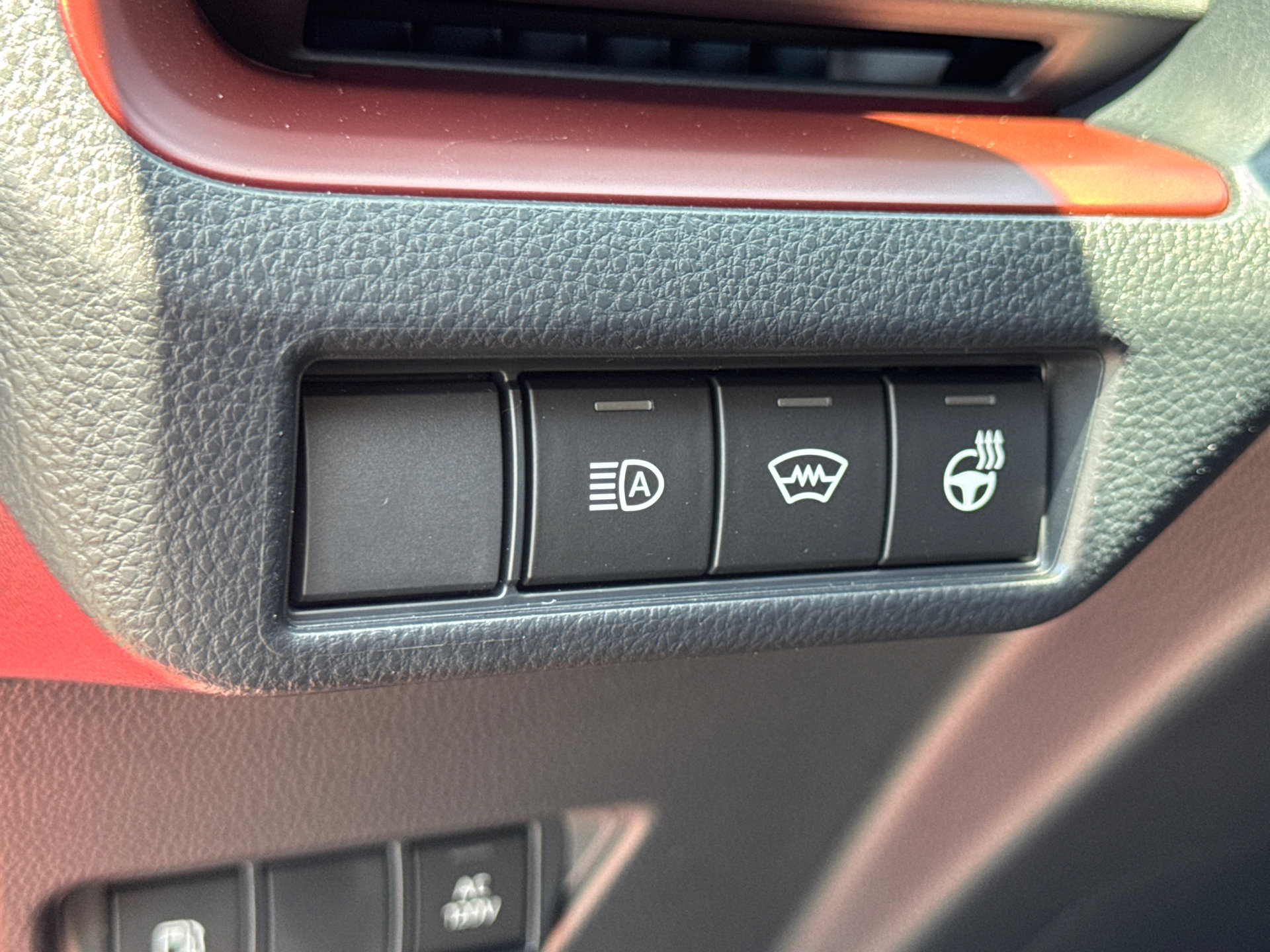 New 2026 Toyota Prius Plug-In Hybrid FWD image 28
