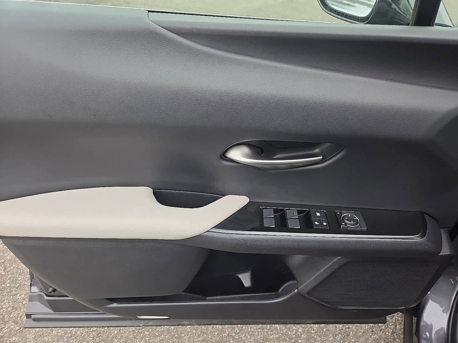 Used 2024 Lexus UX 250h F Sport image 14