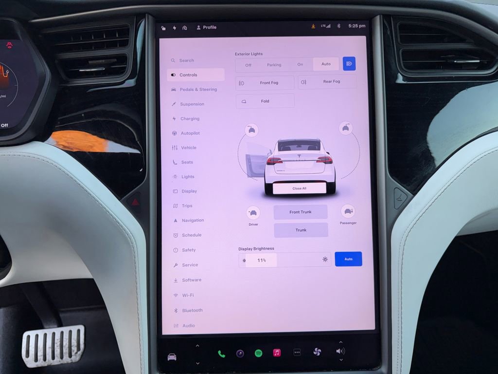 Used 2021 Tesla Model X Long Range image 18