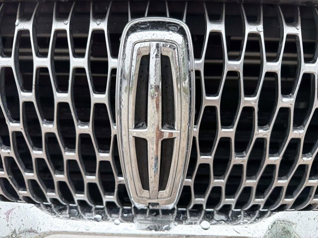 Certified 2022 Lincoln Aviator Reserve w/ Equipment Group 201A image 8