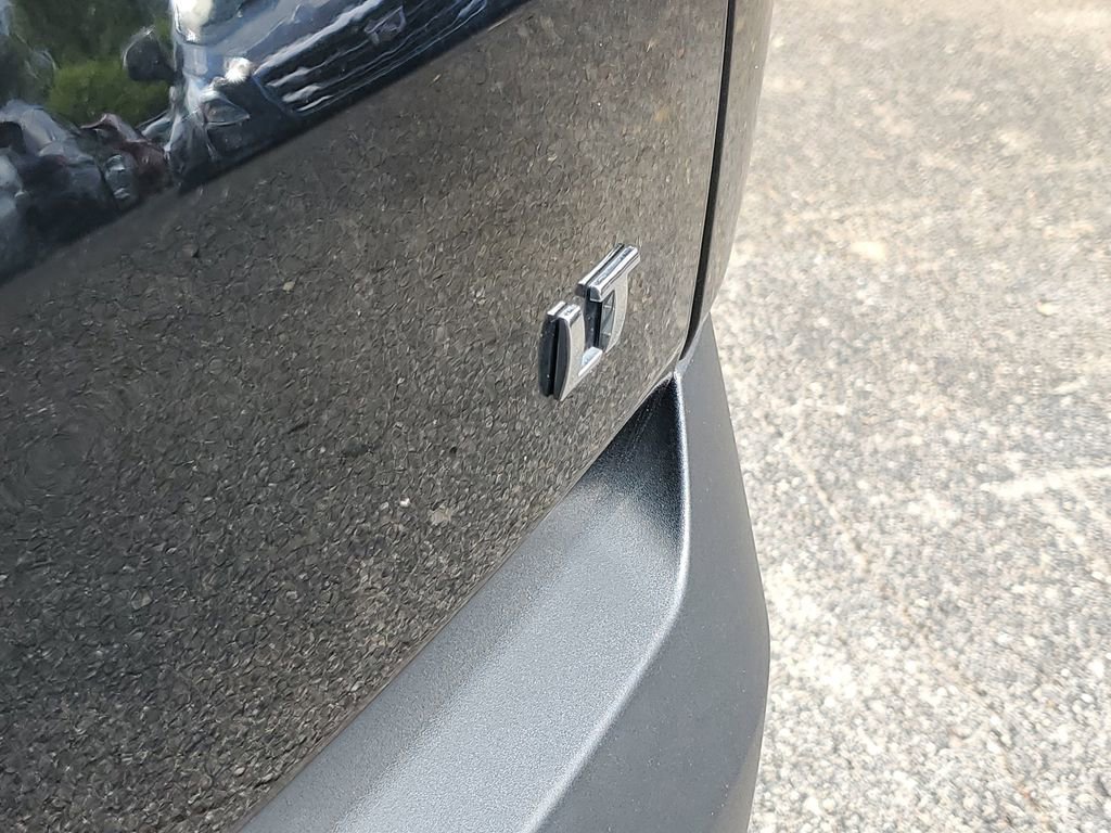 Used 2023 Chevrolet Traverse LT image 14