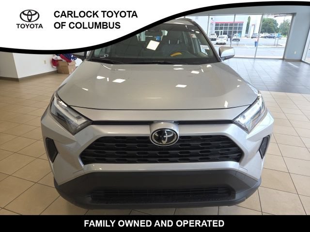 Used 2025 Toyota RAV4 XLE AWD/4WD image 4