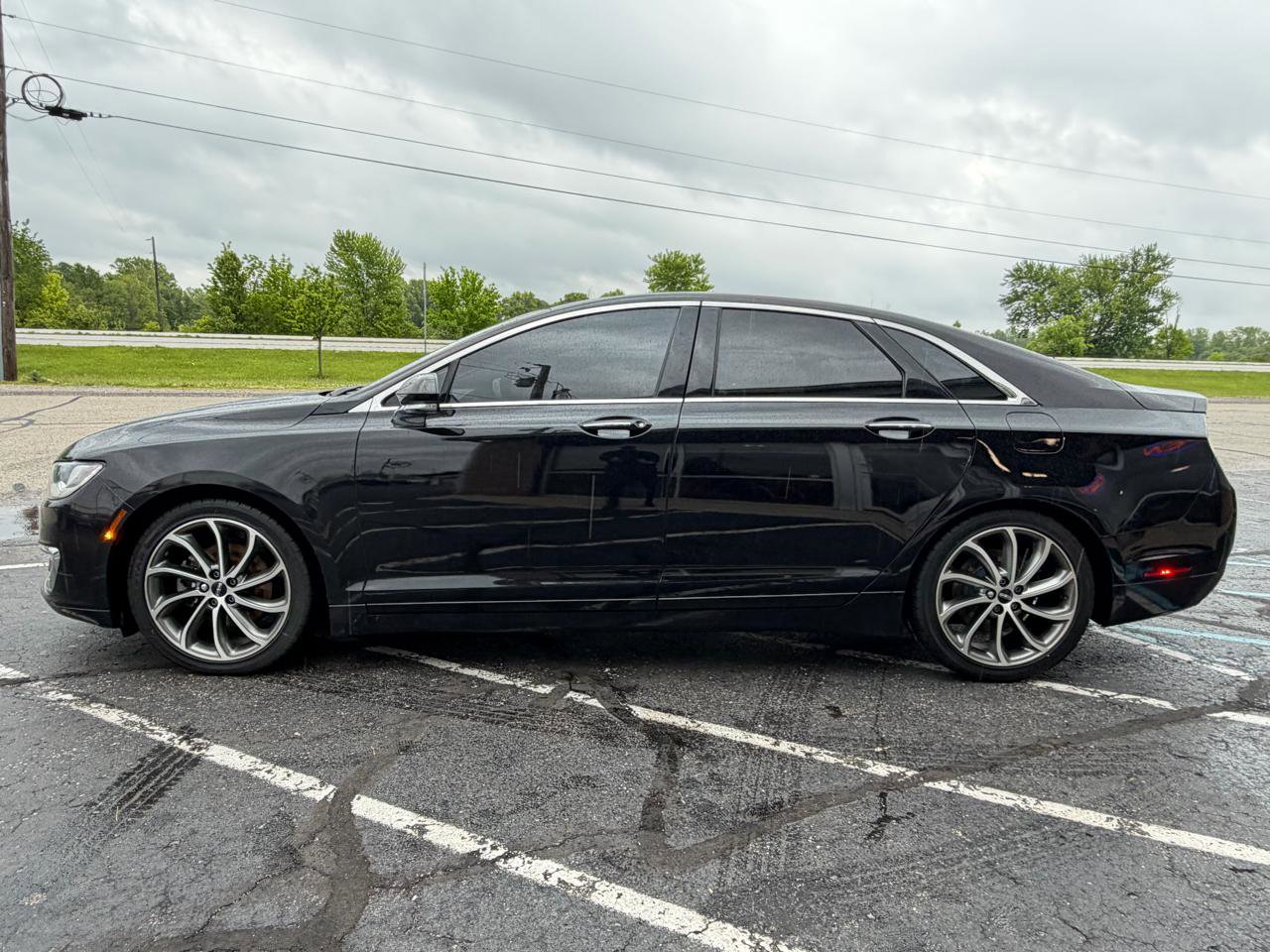 Used 2019 Lincoln MKZ Reserve w/ Reserve Plus Package AWD/4WD image 2