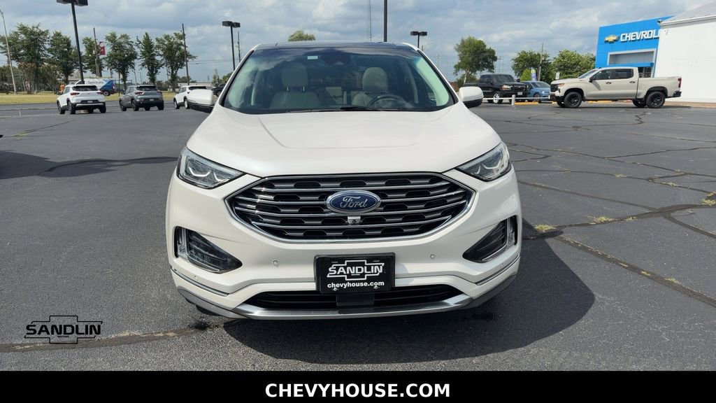 Used 2019 Ford Edge Titanium w/ Equipment Group 301A FWD image 3