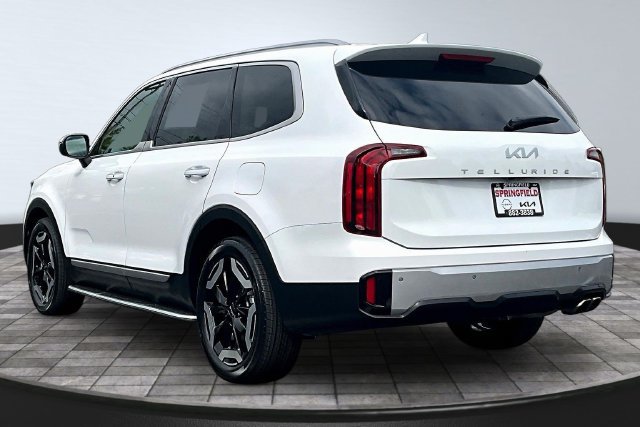 Certified 2023 Kia Telluride S w/ S Sunroof Package AWD/4WD image 4