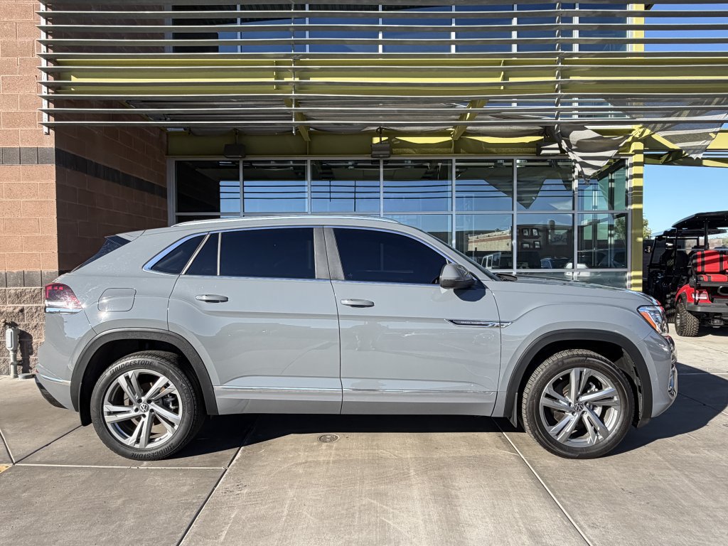 Used 2024 Volkswagen Atlas Cross Sport SEL R-Line w/ Adventure Package AWD/4WD image 9