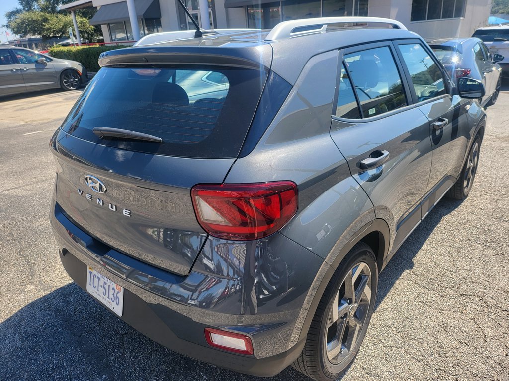 Used 2026 Hyundai Venue SEL FWD image 7