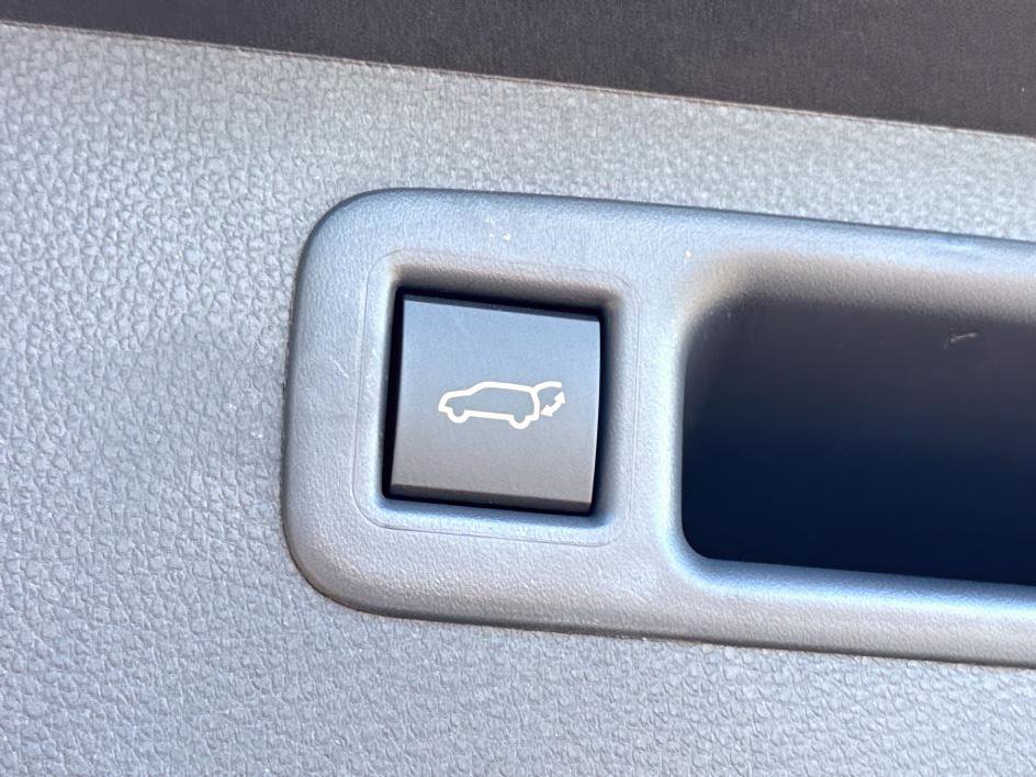 New 2026 Toyota Highlander Platinum image 7