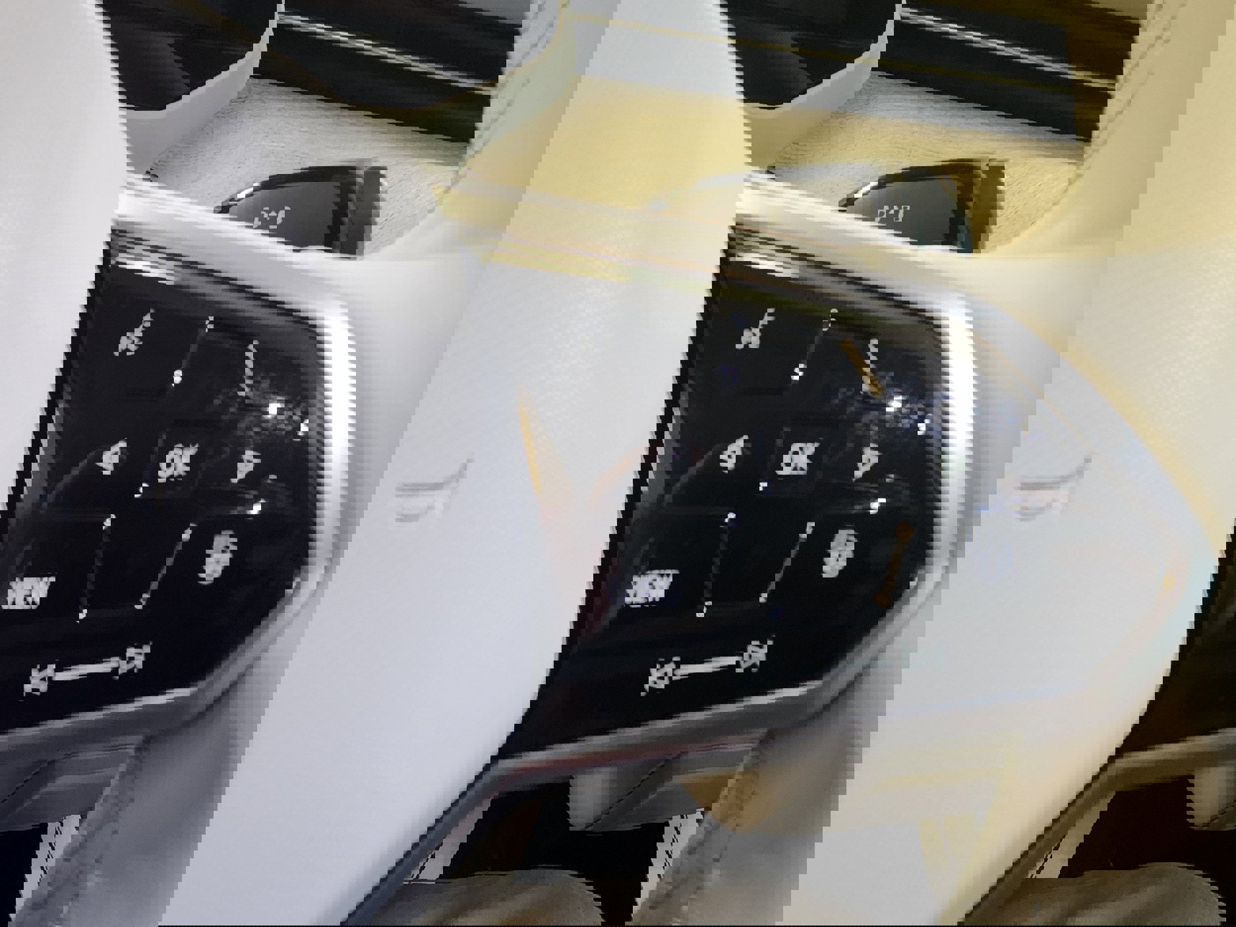 New 2025 Volkswagen ID. Buzz Pro S Plus image 19