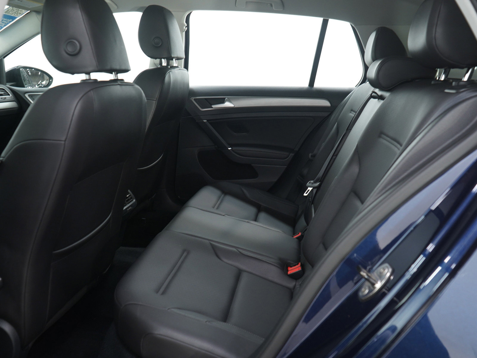 Used 2015 Volkswagen Golf SE image 13