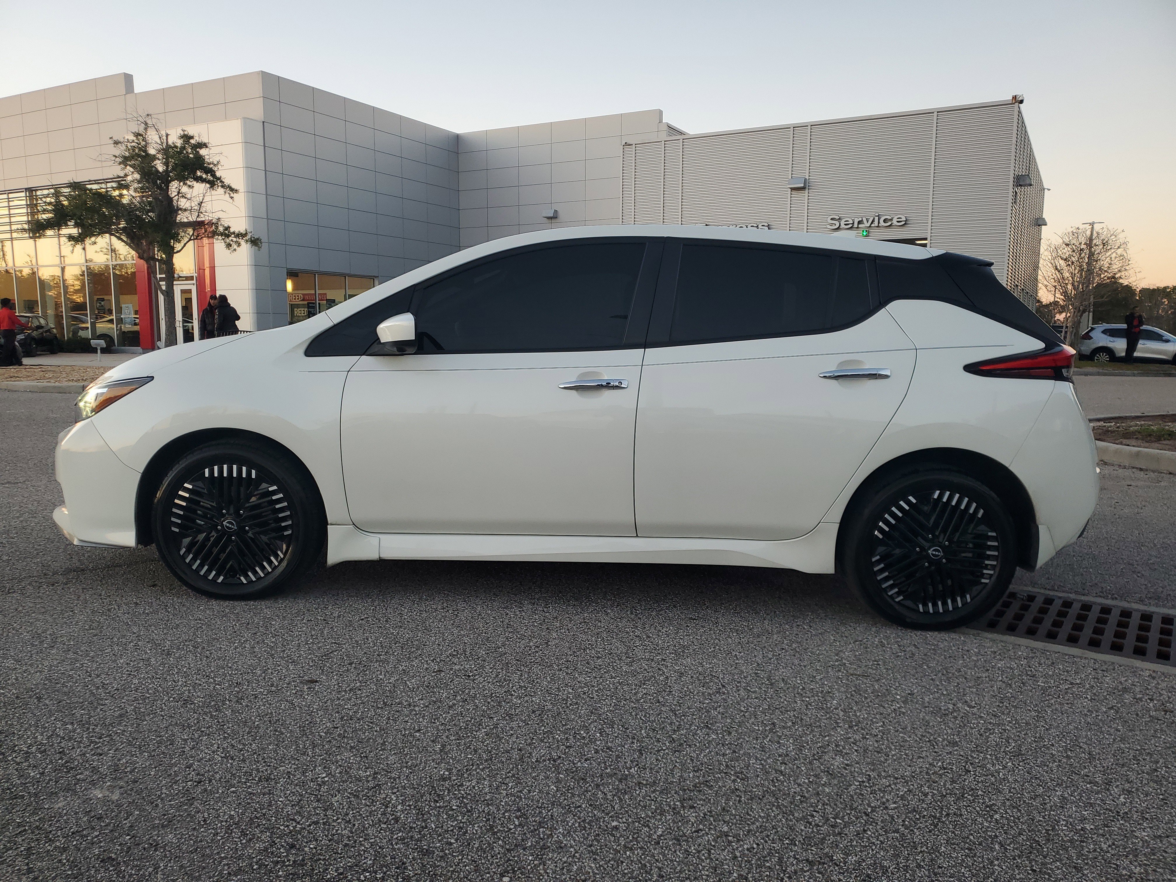 Certified 2024 Nissan Leaf SV Plus image 5