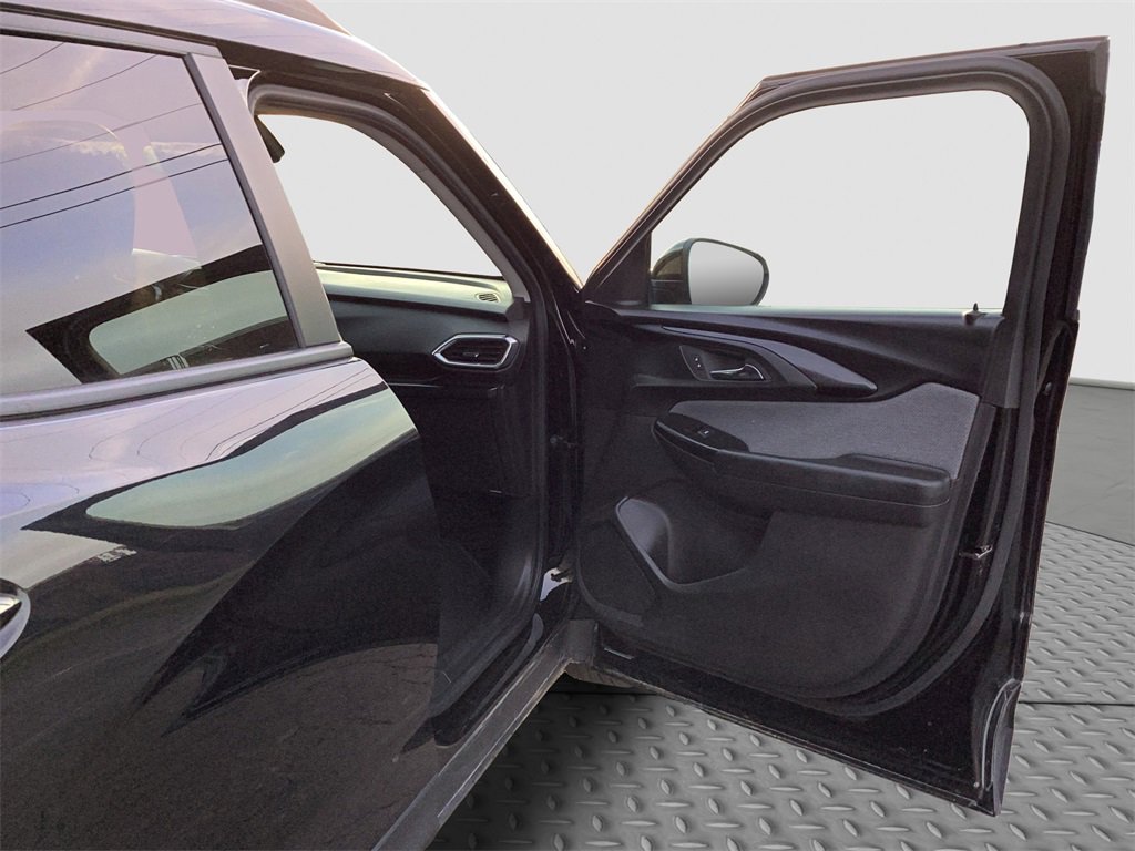 Used 2023 Chevrolet TrailBlazer LT image 29