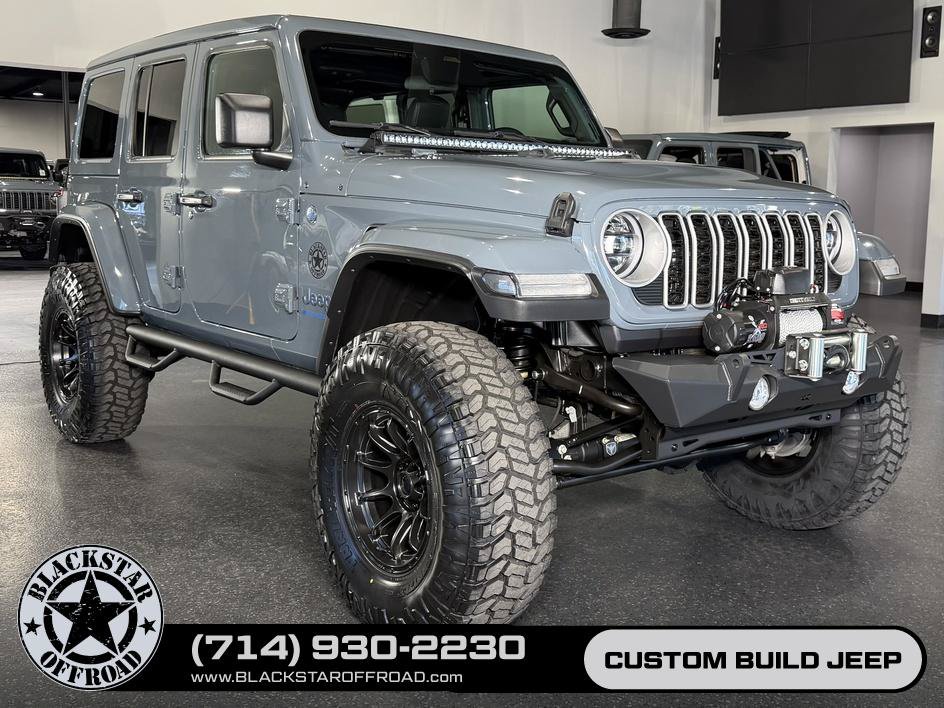 Used 2025 Jeep Wrangler Unlimited Sahara w/ Safety Group AWD/4WD image 9