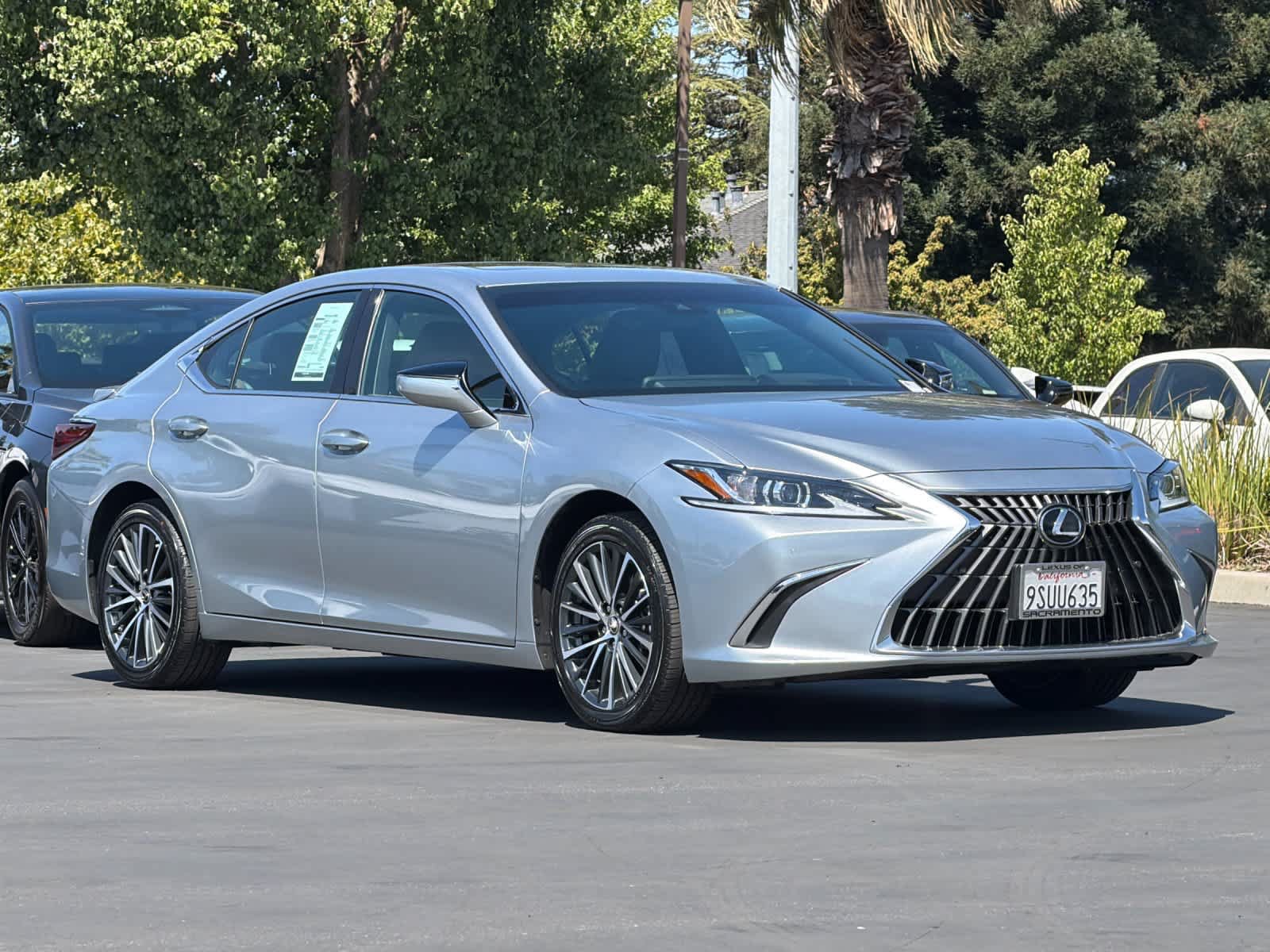 Certified 2025 Lexus ES 300h w/ Premium Package FWD image 5