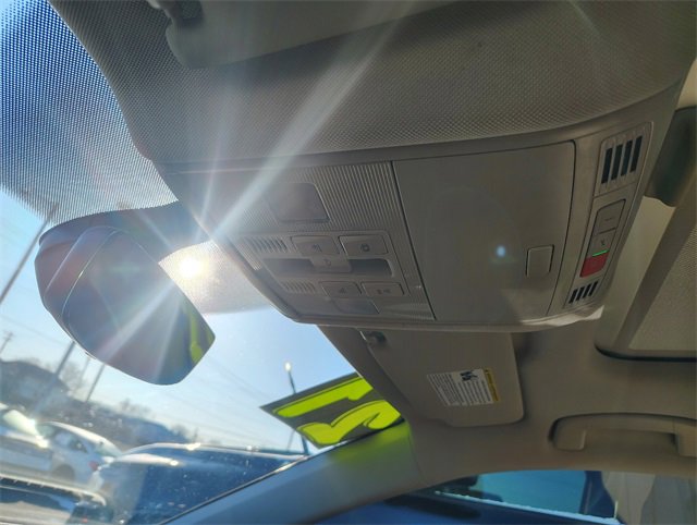 Used 2021 Volkswagen Jetta SE w/ SE Cold Weather Package image 31