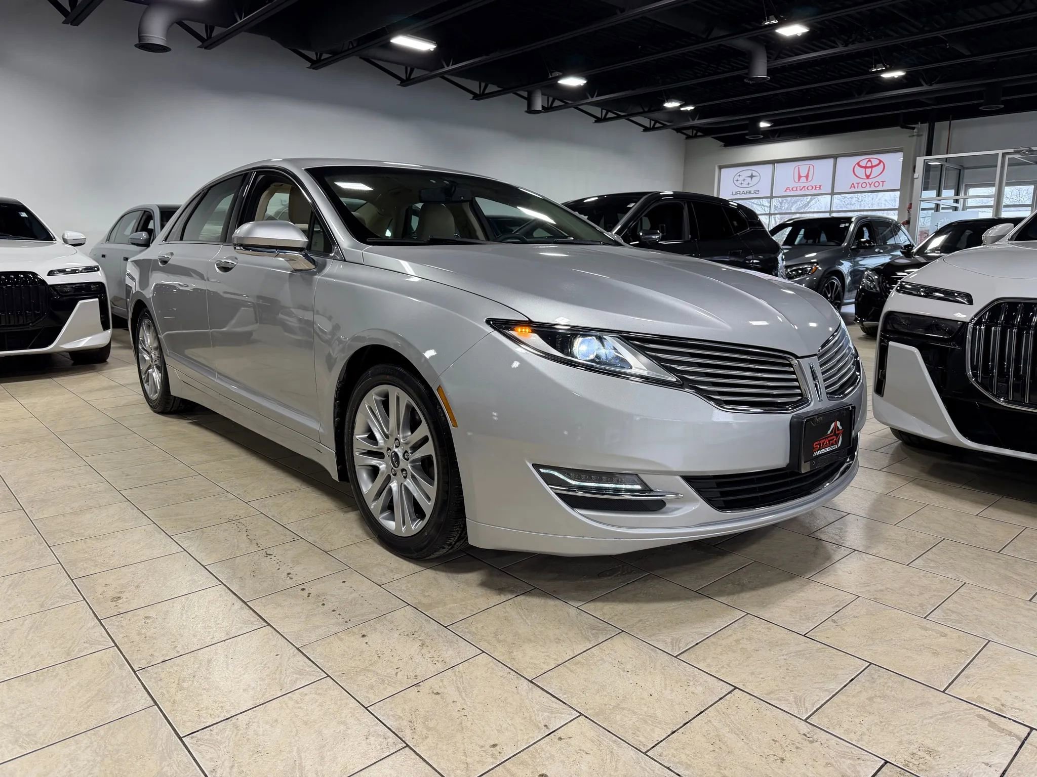 Used 2013 Lincoln MKZ image 9
