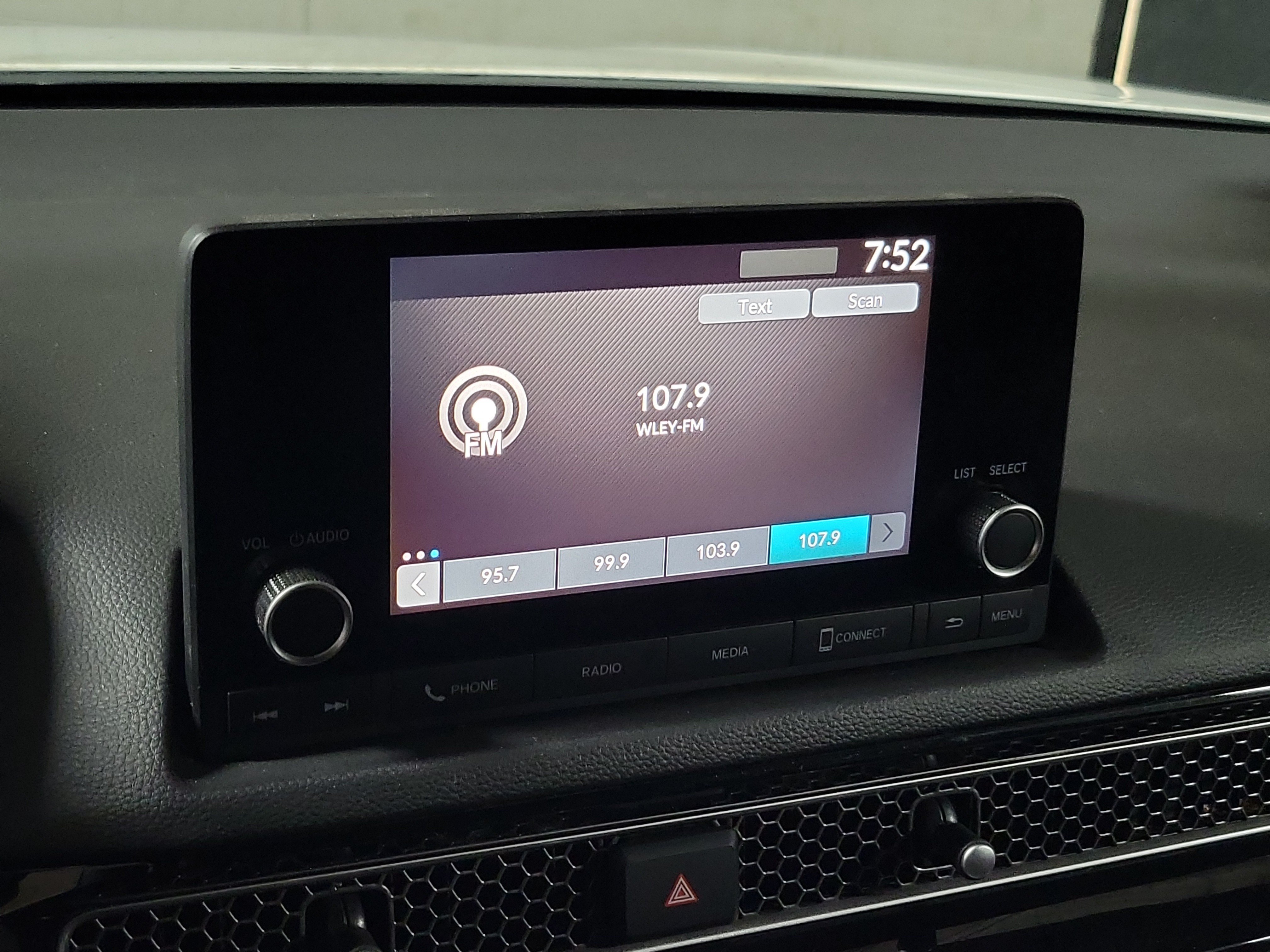 Used 2023 Honda Civic Sport image 27