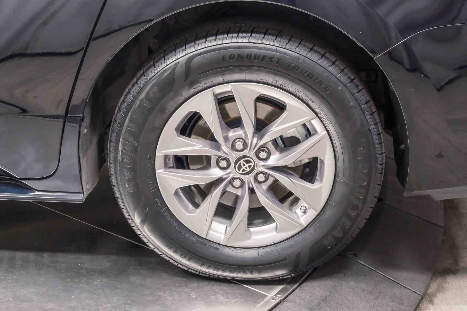 Used 2022 Toyota Sienna LE FWD image 9