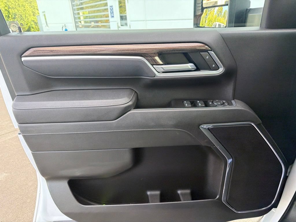 Used 2026 Chevrolet Silverado 3500 LT AWD/4WD image 17