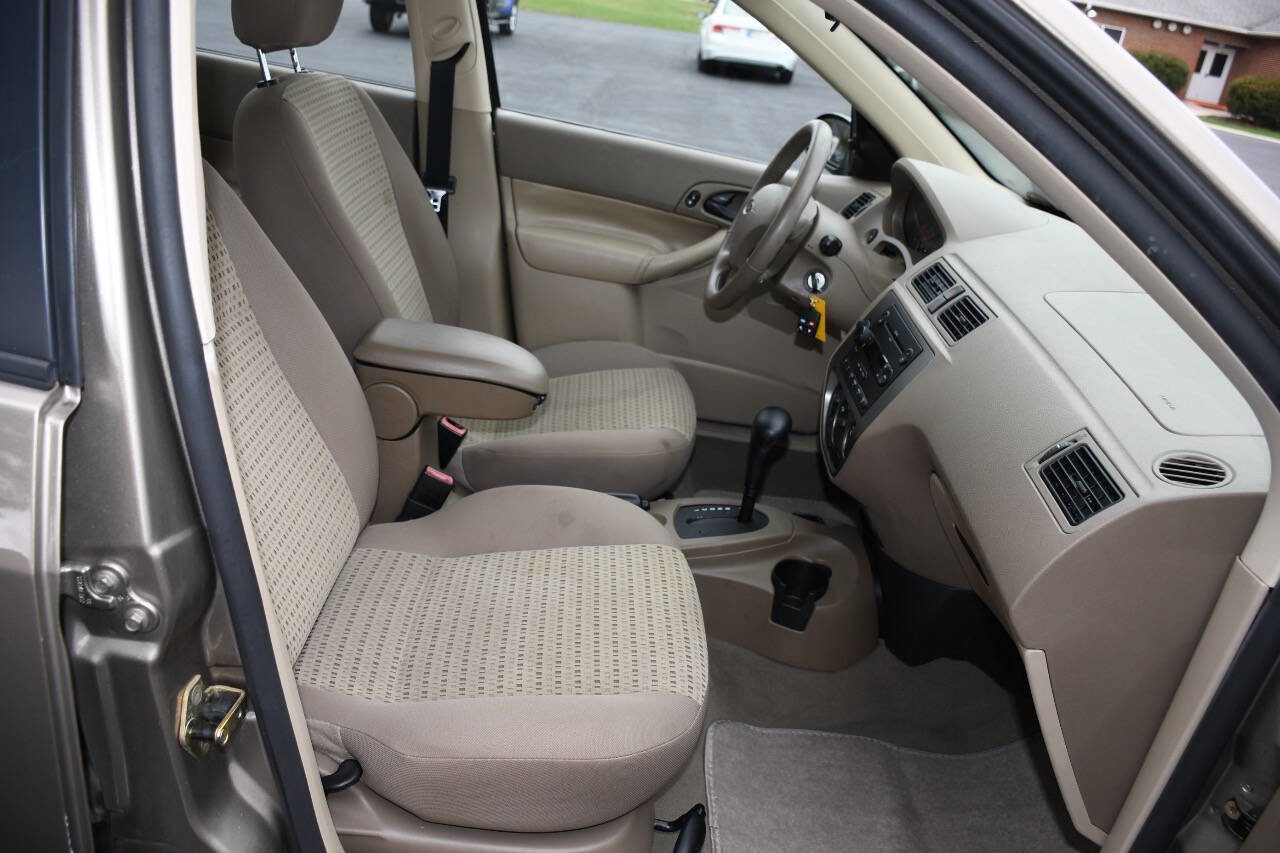 Used 2005 Ford Focus SES image 21