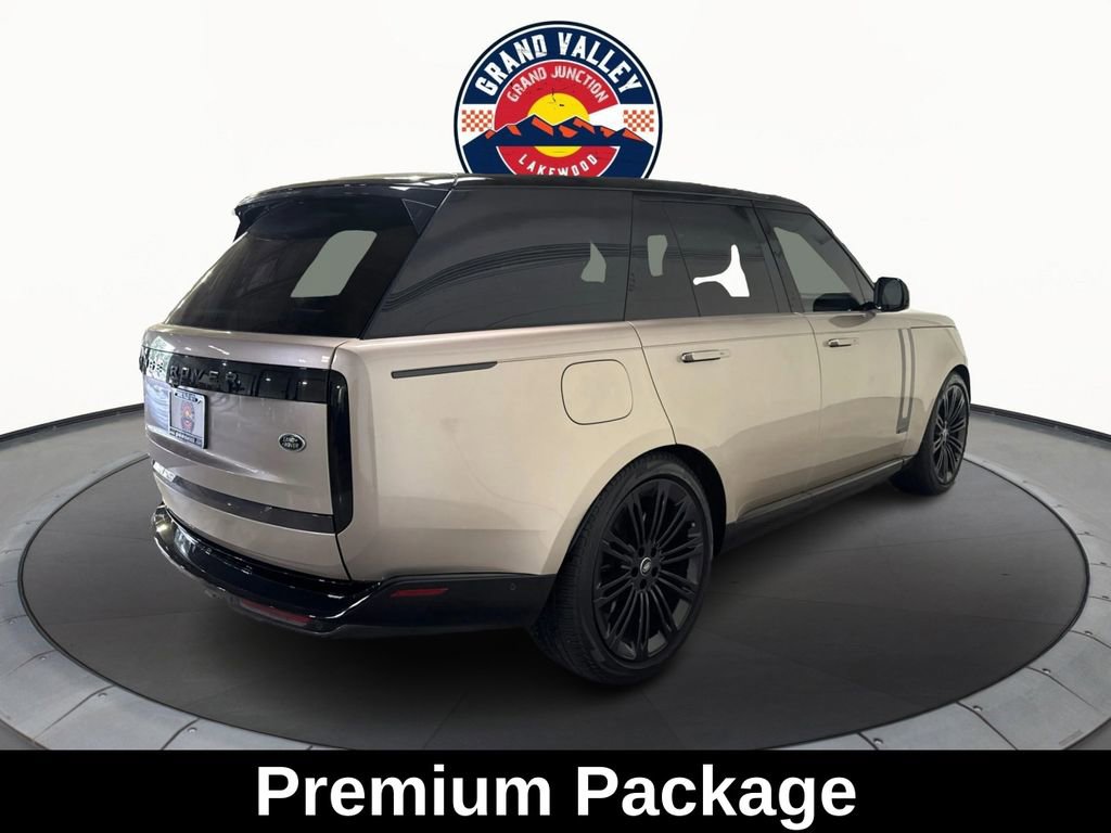 Used 2023 Land Rover Range Rover First Edition image 6