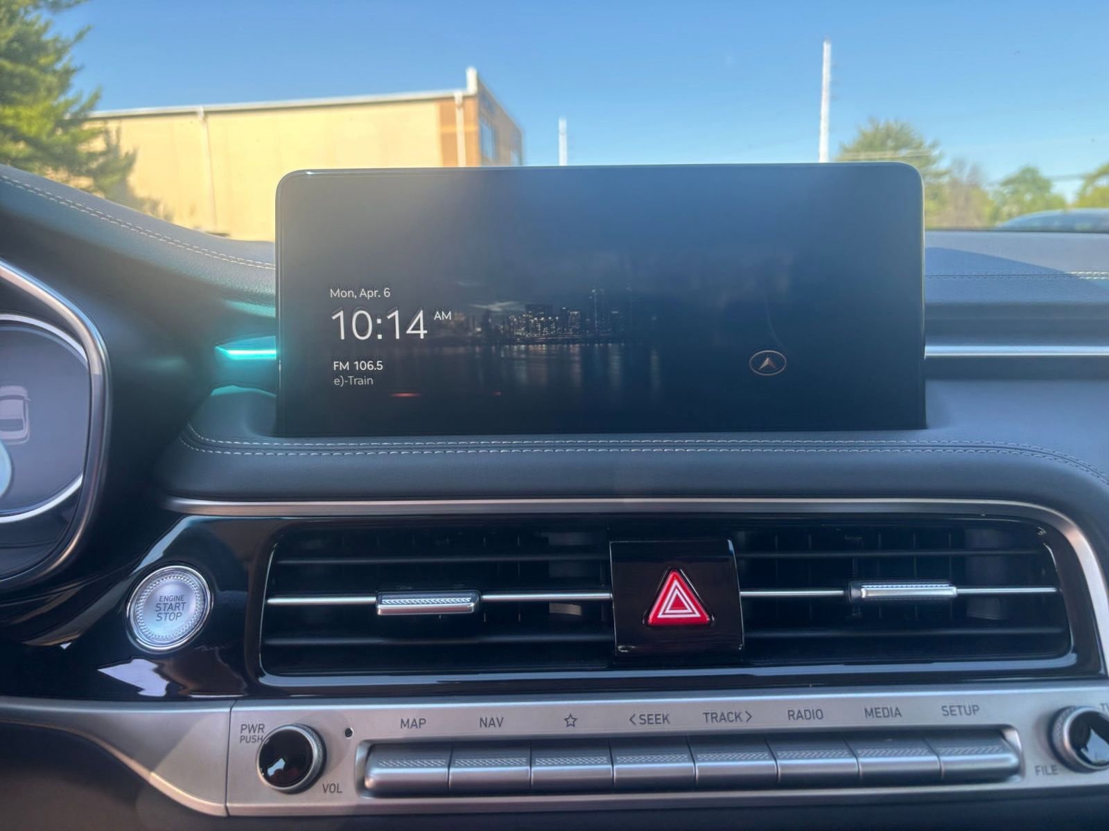 Used 2025 Genesis G70 2.5T image 21