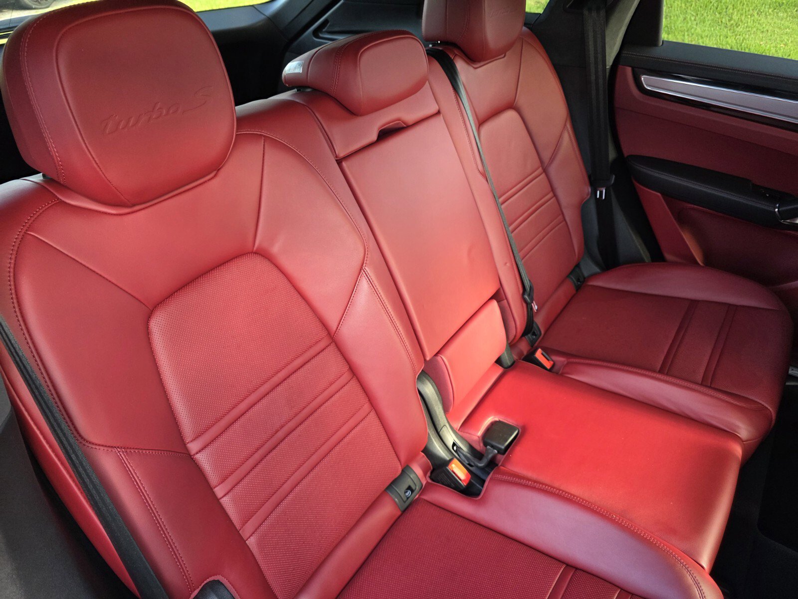 Used 2021 Porsche Cayenne Turbo S AWD/4WD image 25
