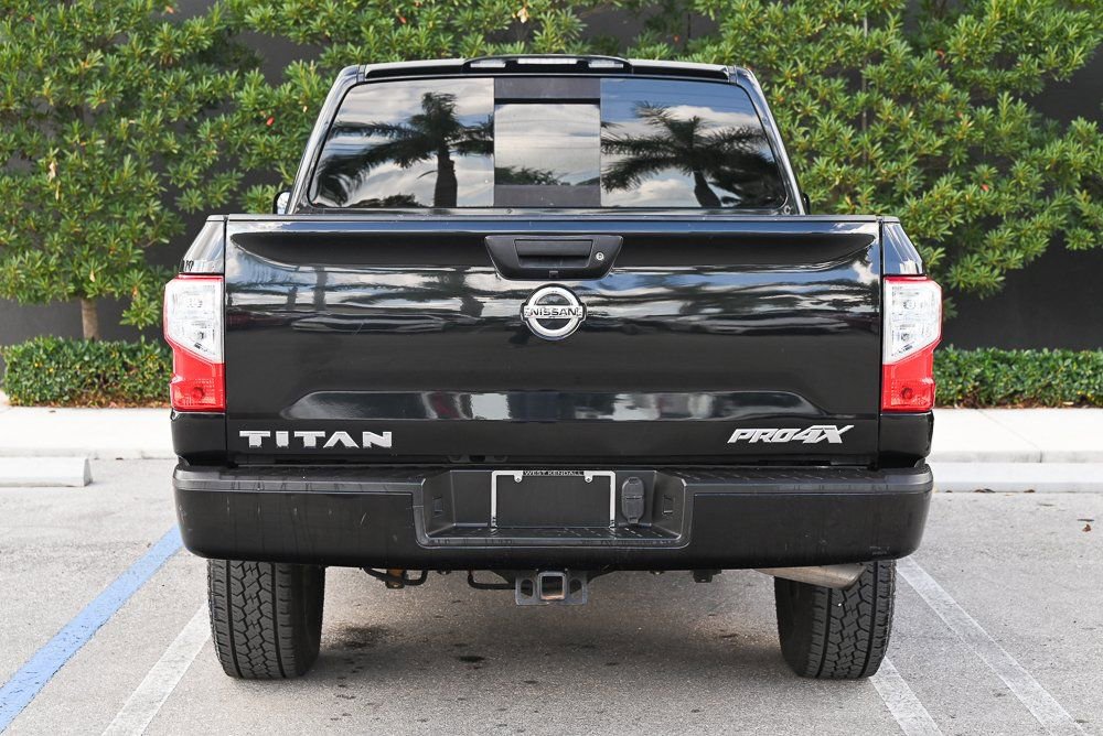 Used 2019 Nissan Titan PRO-4X image 5