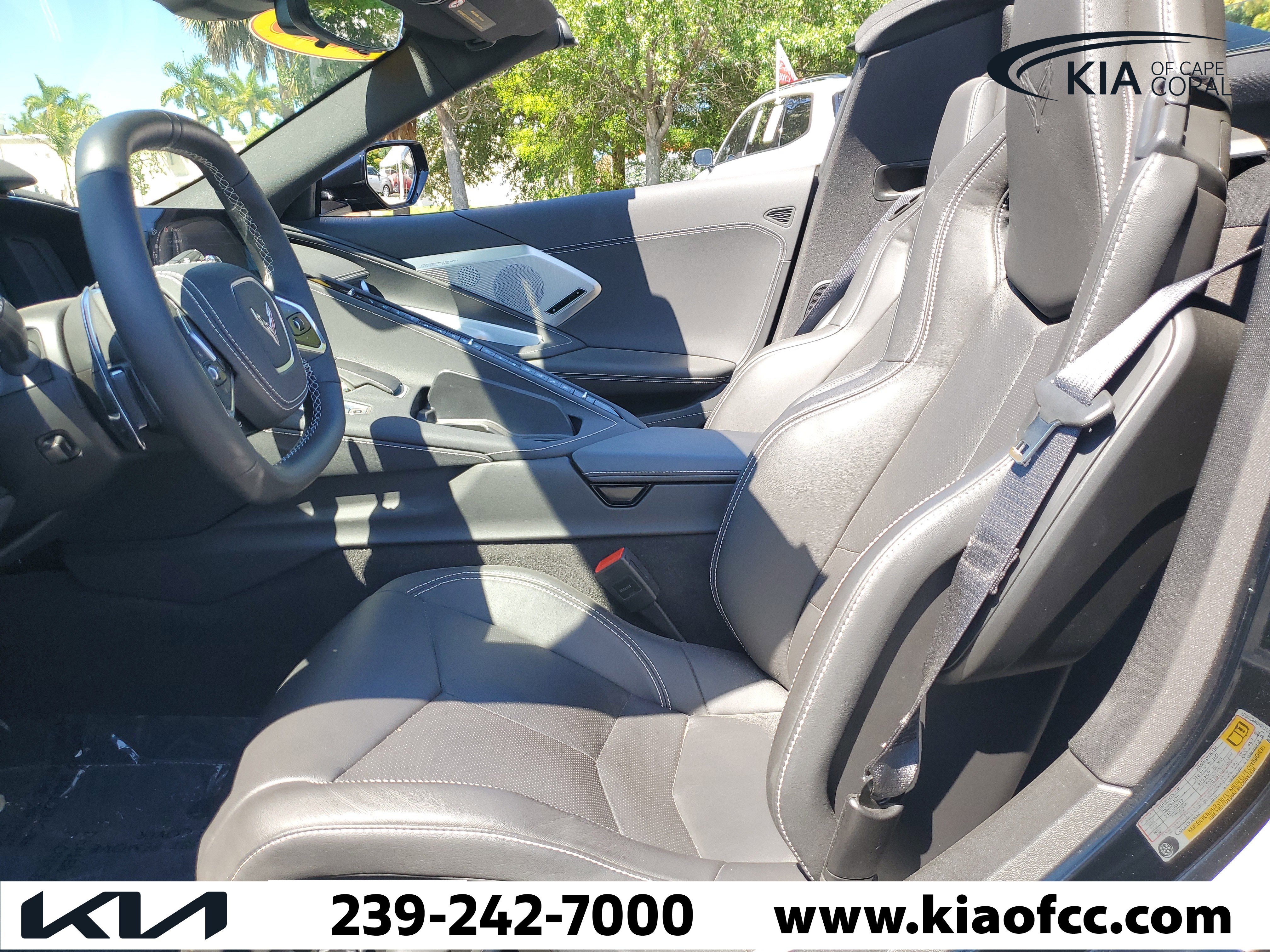 Used 2025 Chevrolet Corvette Stingray Preferred Conv w/ 2LT RWD image 18