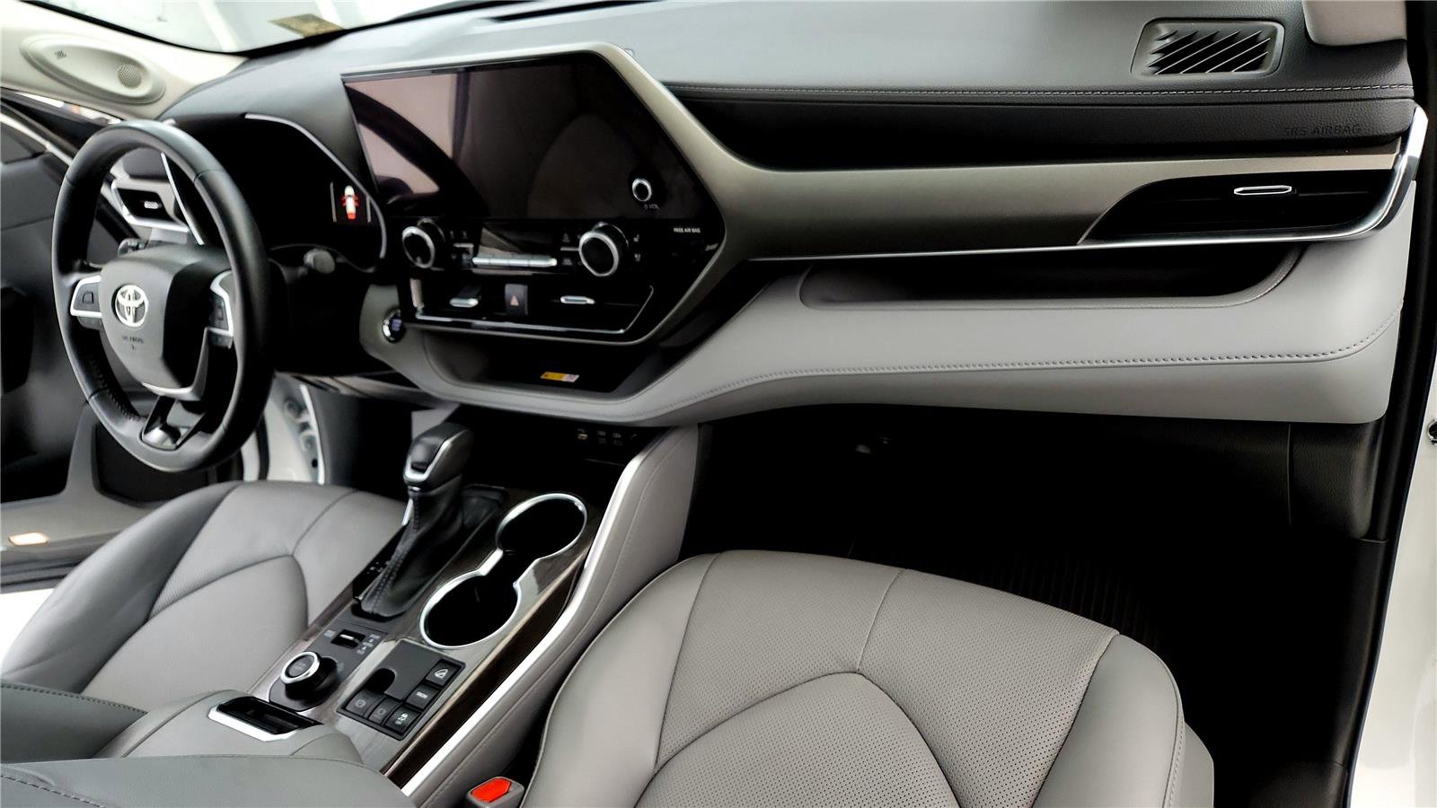 Used 2023 Toyota Highlander Limited image 28