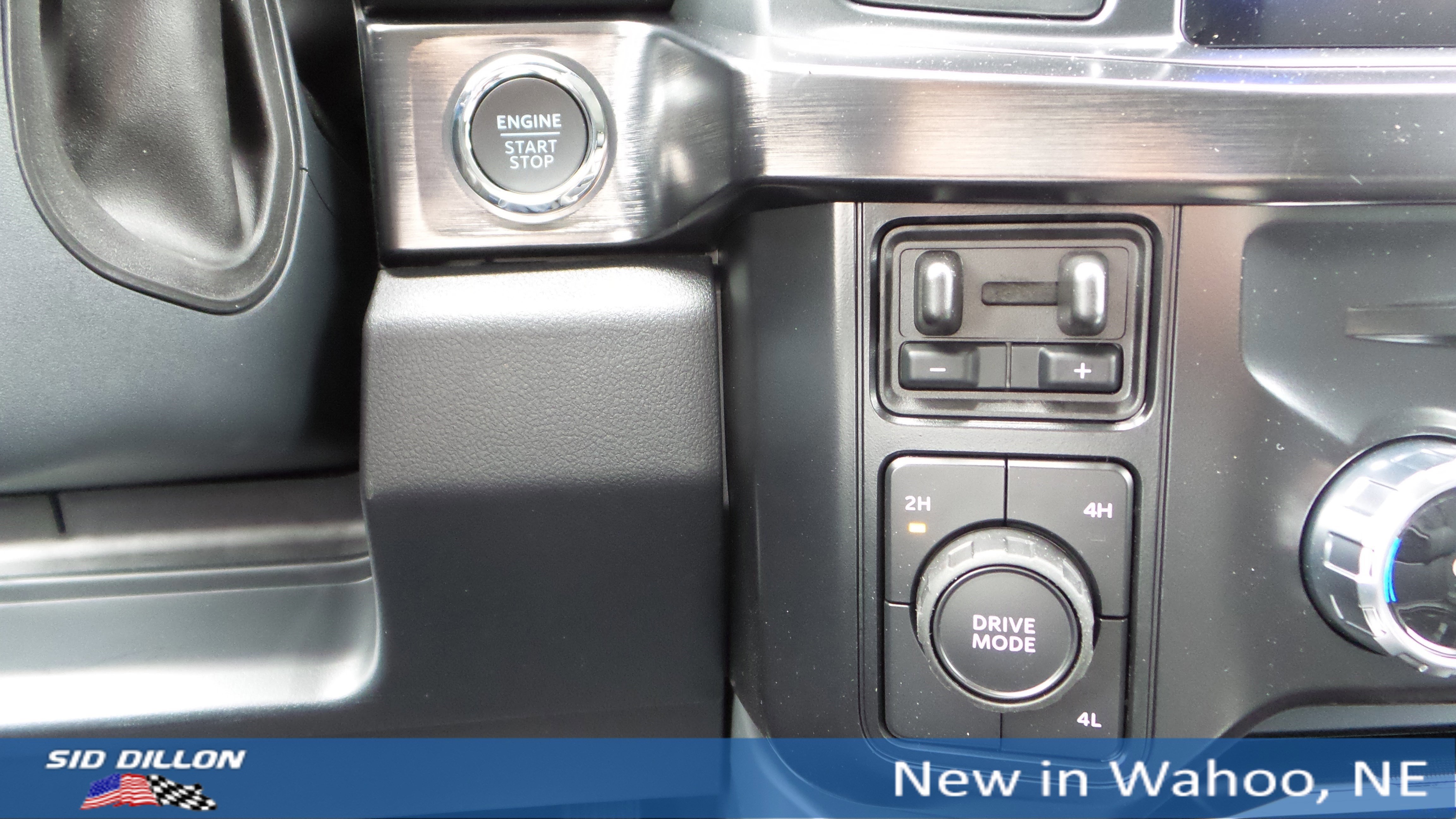 New 2026 Ford F350 4x4 Crew Cab DRW Super Duty image 17