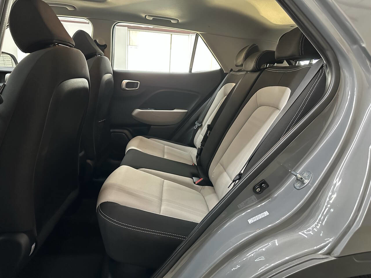 Used 2022 Hyundai Venue SEL w/ Cargo Package image 13