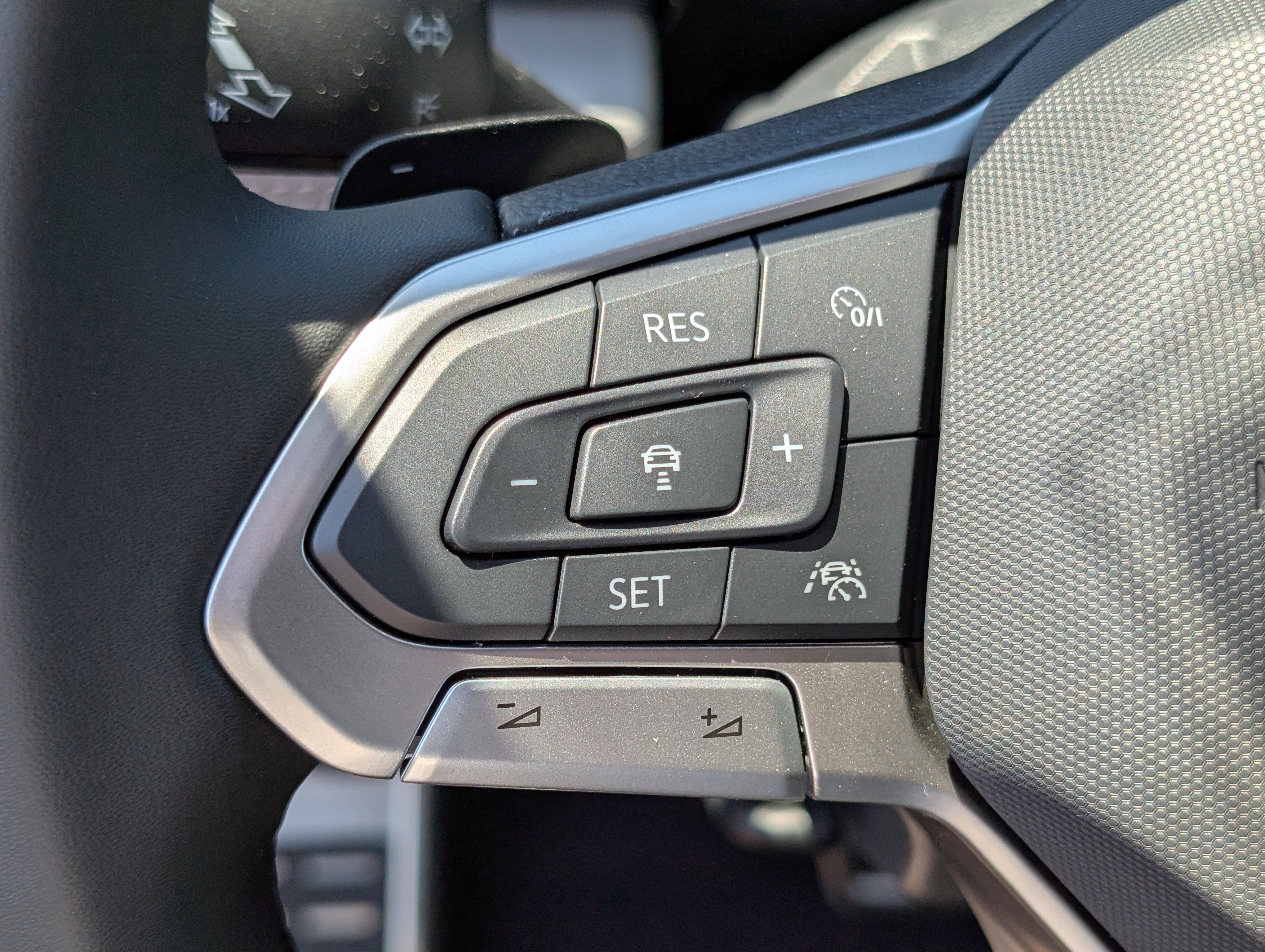 New 2026 Volkswagen Atlas Peak Edition AWD/4WD image 23