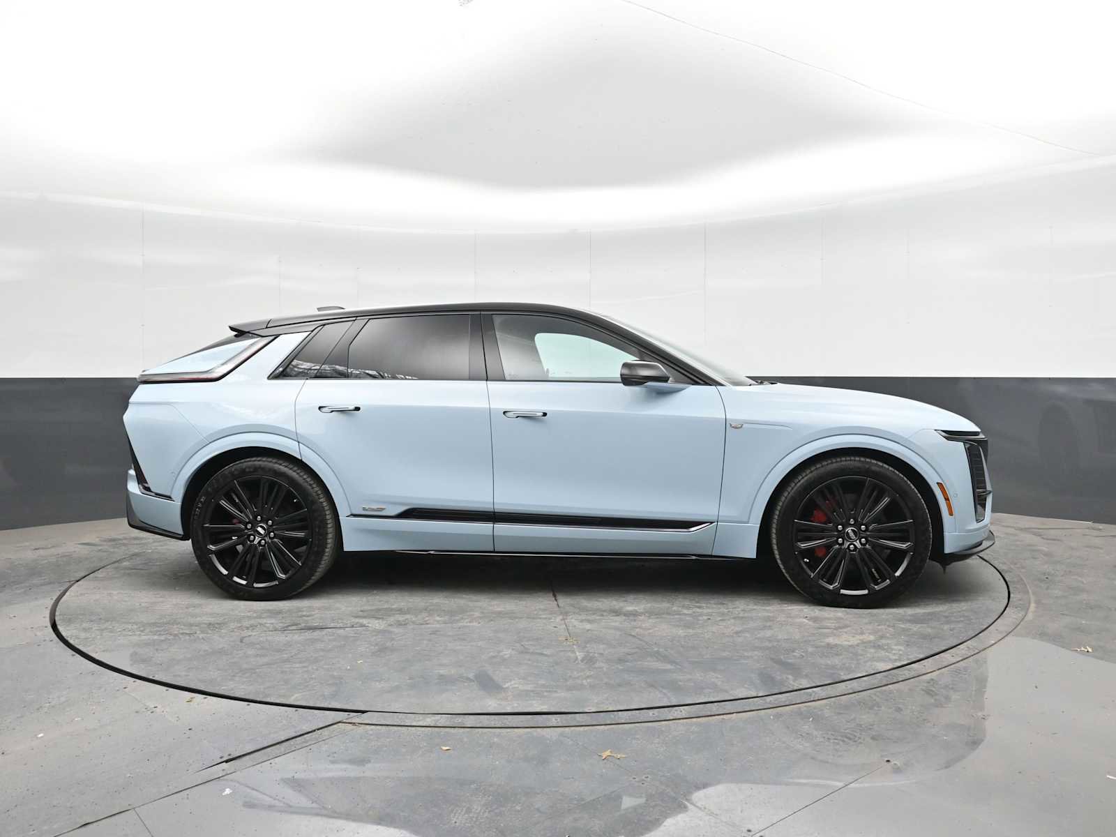 New 2026 Cadillac Lyriq V image 8