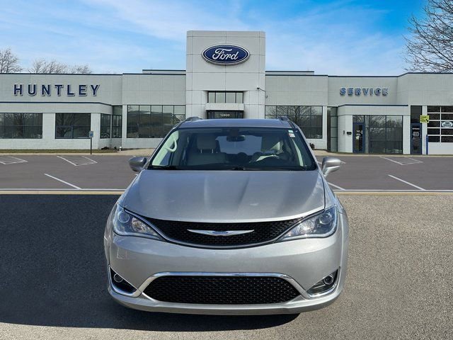 Used 2018 Chrysler Pacifica Touring-L Plus image 3