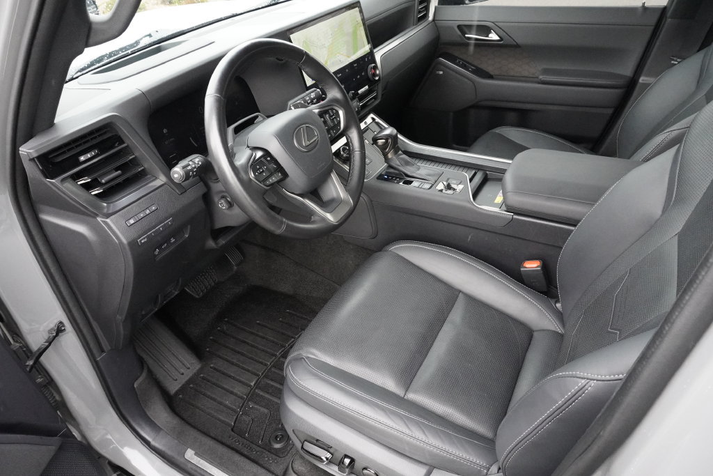 Used 2024 Lexus GX 550 w/ Accessory Package (Z1) AWD/4WD image 18