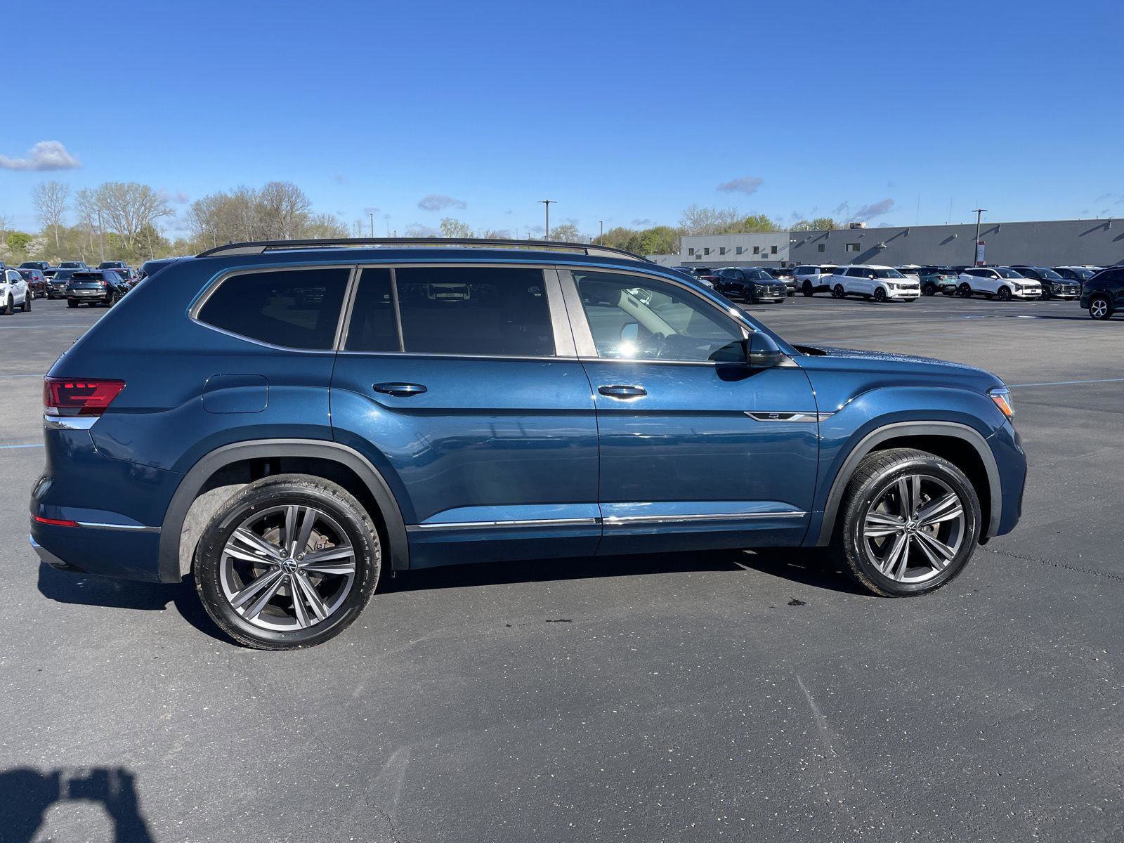 Used 2021 Volkswagen Atlas SE w/ Panoramic Sunroof Package AWD/4WD image 8