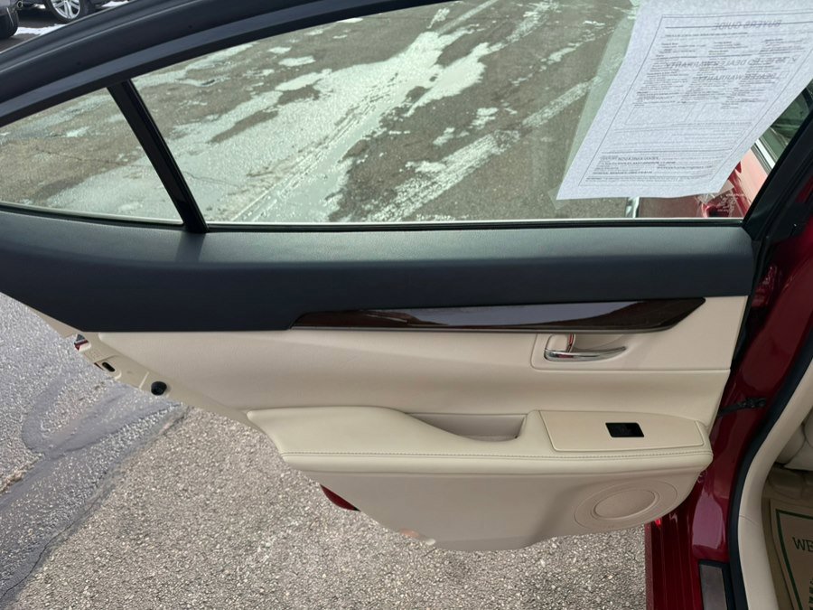 Used 2013 Lexus ES 350 image 24