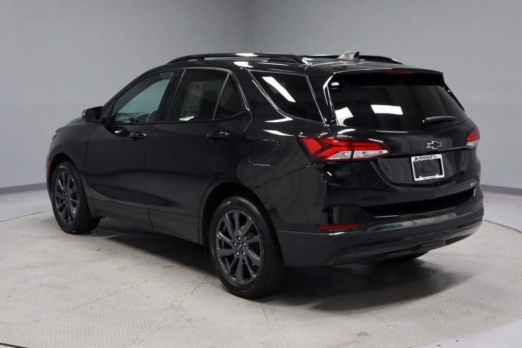 Used 2022 Chevrolet Equinox RS w/ Infotainment Package image 10