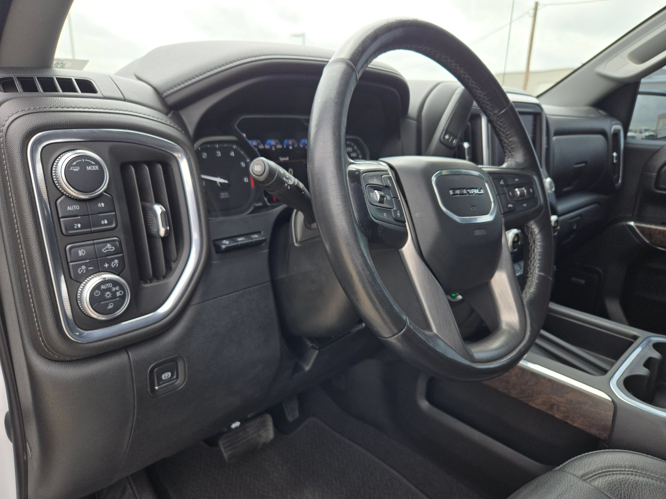 Used 2020 GMC Sierra 1500 Denali w/ Denali Ultimate Package AWD/4WD image 10