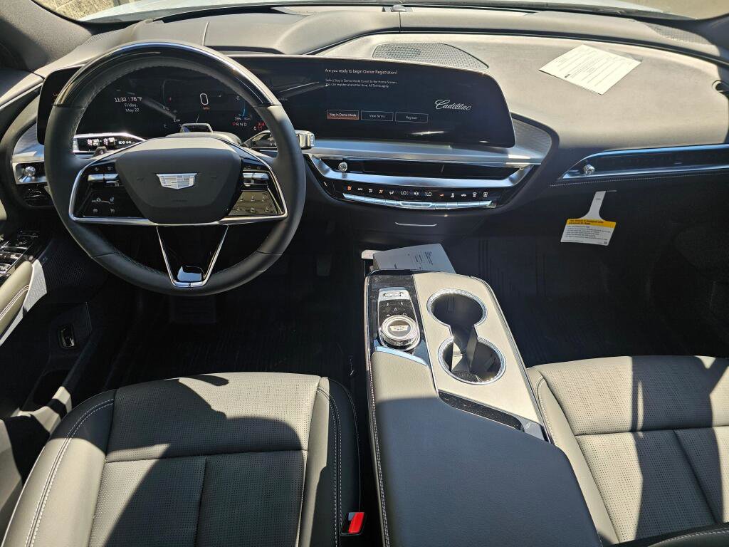 New 2026 Cadillac Lyriq Signature Sport w/ LPO, ONYX Package AWD/4WD image 22