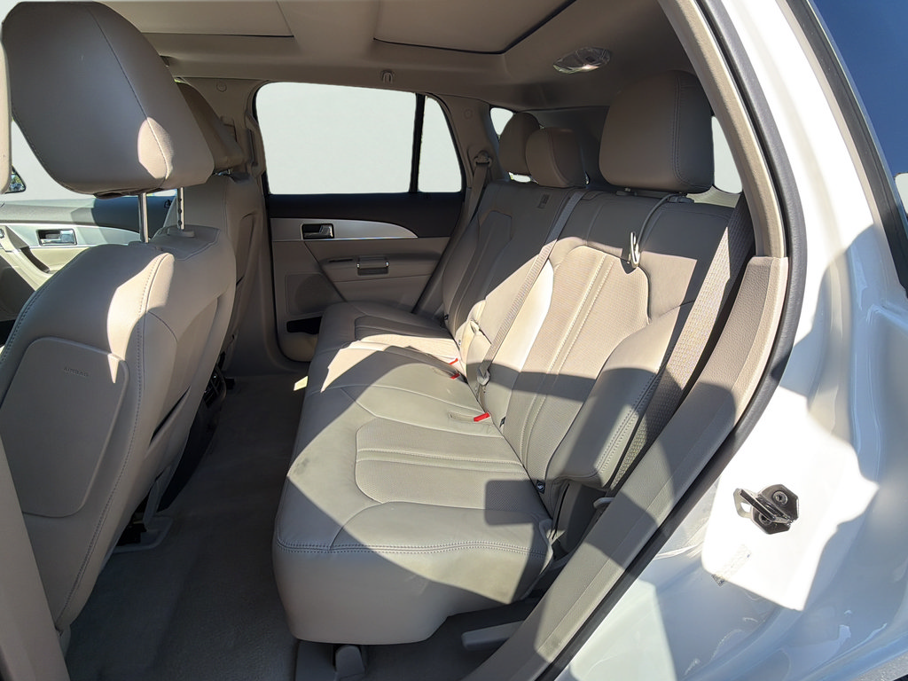Used 2013 Lincoln MKX AWD image 13