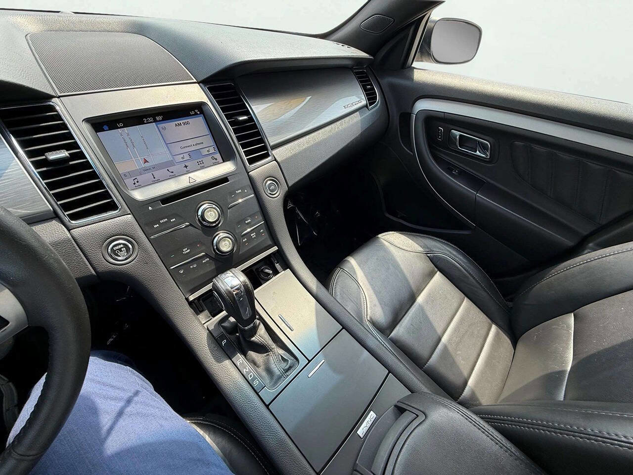 Used 2017 Ford Taurus SEL w/ Equipment Group 201A image 19